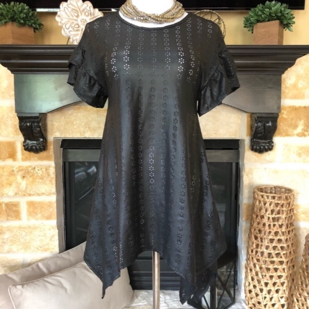 Eyelet Sidetail Sharkbite Hem Faux Leather Top S